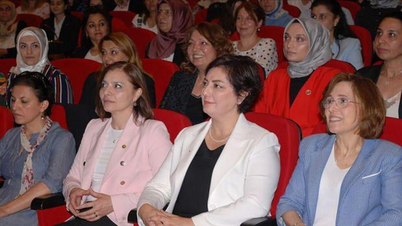 MHP'li kadın vekillerden İYİ Parti Milletvekili Türkkan'a tepki 
