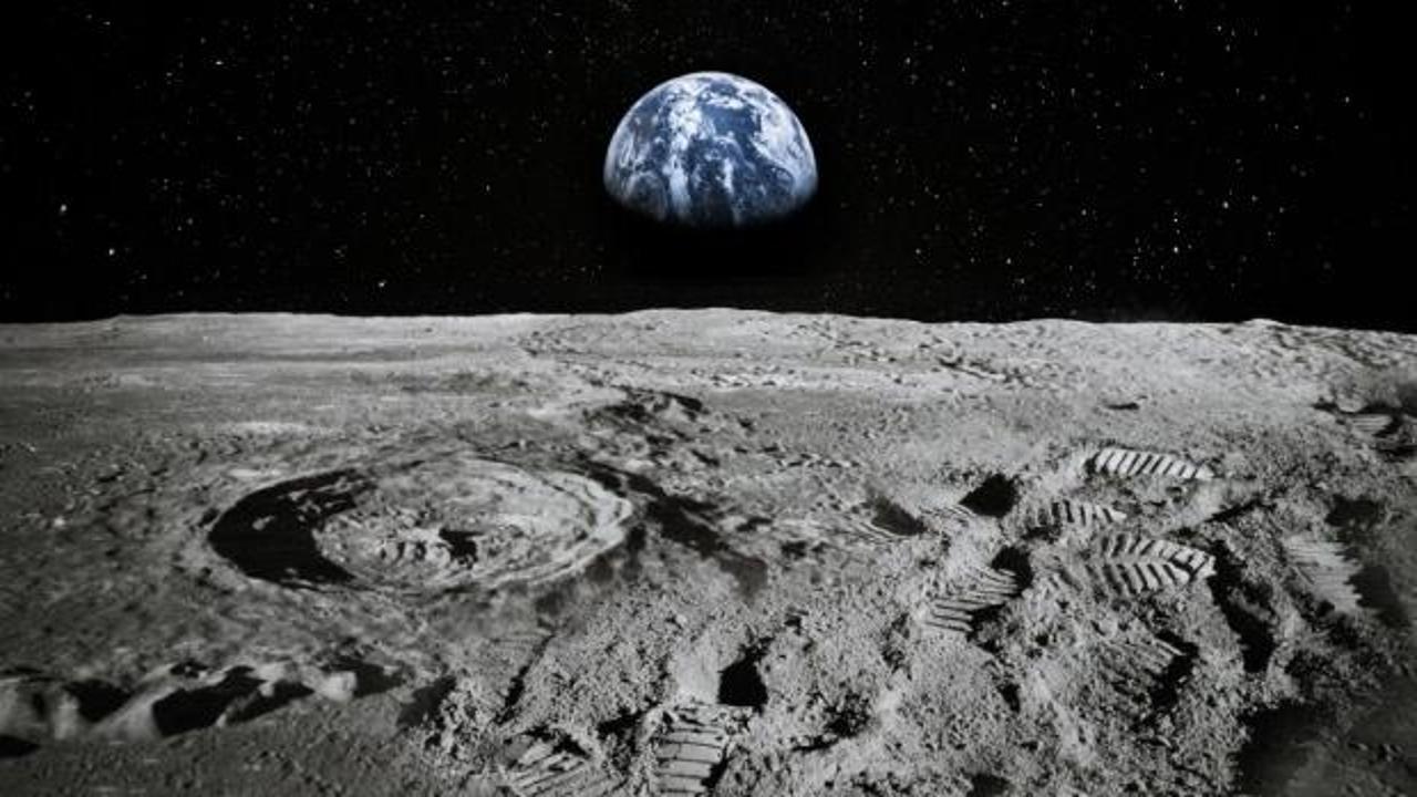 NASA'nın Ay'a insanlı uçuşu 2025'e ertelendi