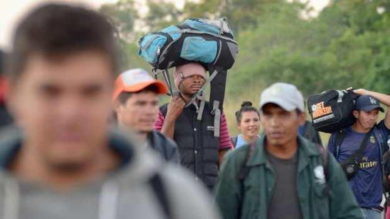 Orta Amerikalı göçmenler ABD'ye ulaşma hedefiyle yollarda