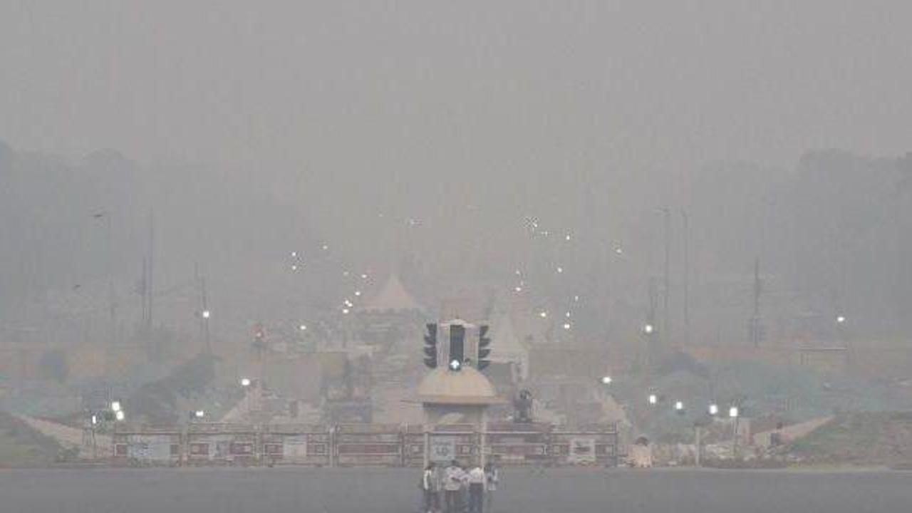 Hindistan’da hava kirliliği: Okullar ve kömür santralleri kapatıldı