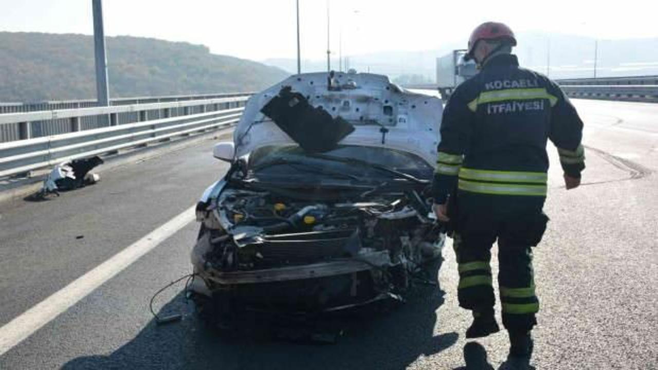 Kuzey Marmara Otoyolu'nda araç bariyerlere çarptı! 3 kişi yaralandı