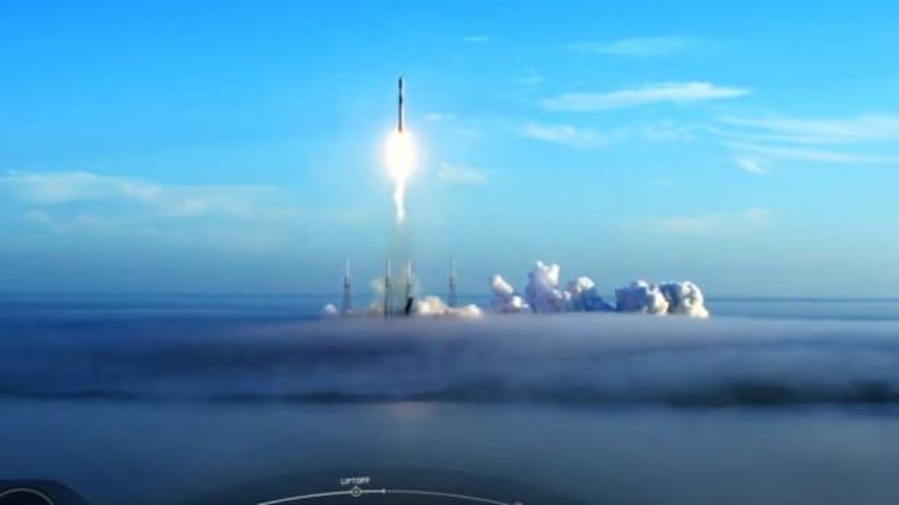 SpaceX 53 adet Starlink uydusunu uzaya fırlattı