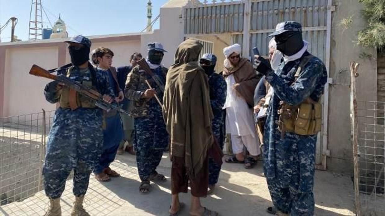 Taliban, memurların geriye dönük 3 aylık maaşlarının ödeneceğini açıkladı