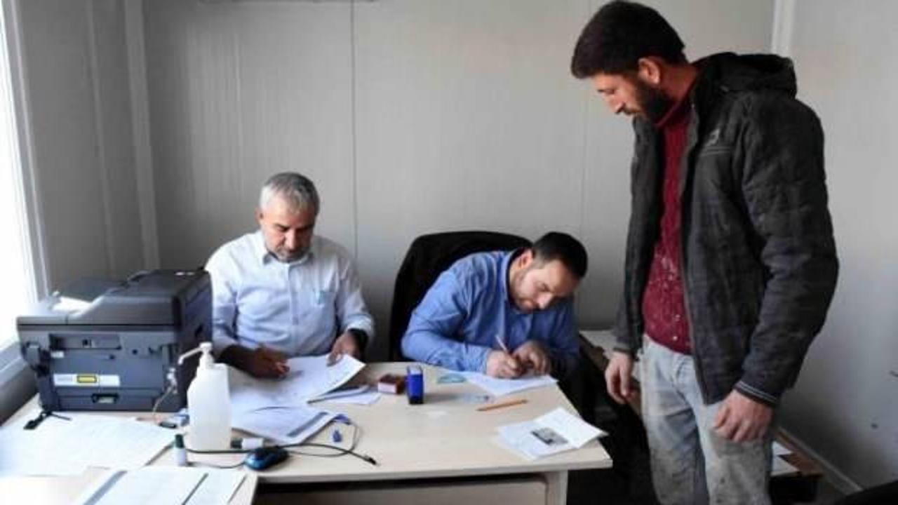 TOKİ Aksaray'da inşa ettiği 1620 d&uuml;kkanı hak sahiplerine teslim ediyor