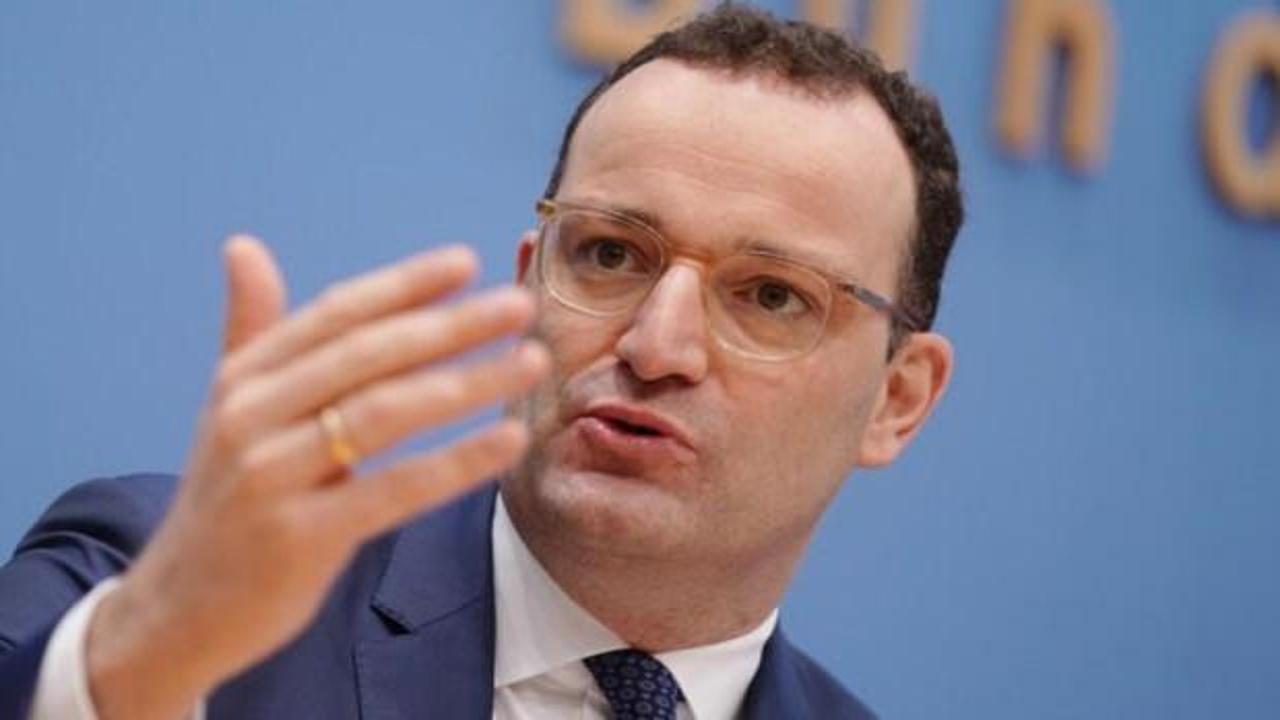 Alman Bakan'dan aşı olma çağrısı: Ya aşılanacaksınız, ya öleceksiniz