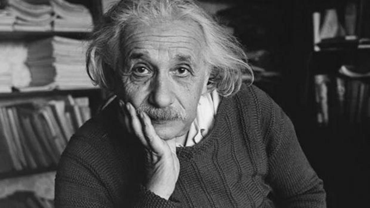 Einstein'ın 100 yıllık el yazması açık artırmaya çıkıyor