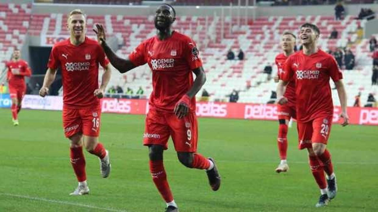 Yatabare hat-trick yaptı! Sivasspor 6 maç sonra kazandı!