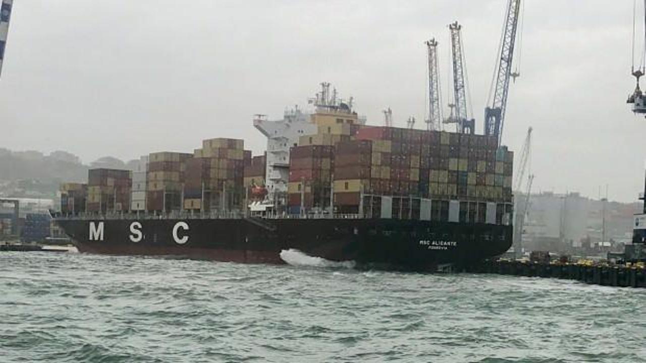 Beylikd&uuml;z&uuml;'nde gemi karaya oturdu!