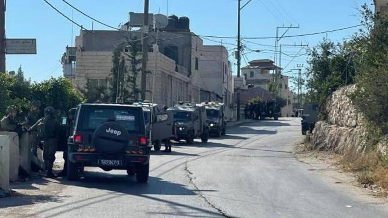 İsrail askerlerinden 3 saatlik baskın: 24 Filistinli gözaltına alındı