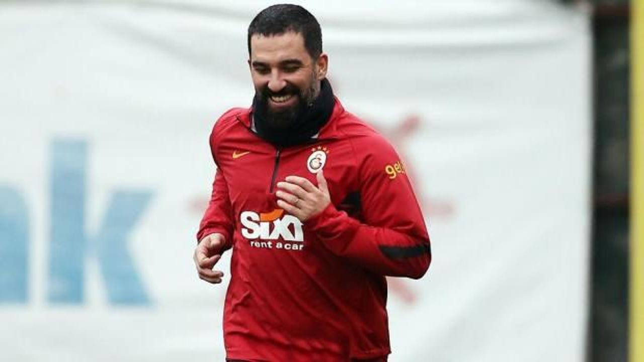 Arda Turan, Galatasaray'da kalacak