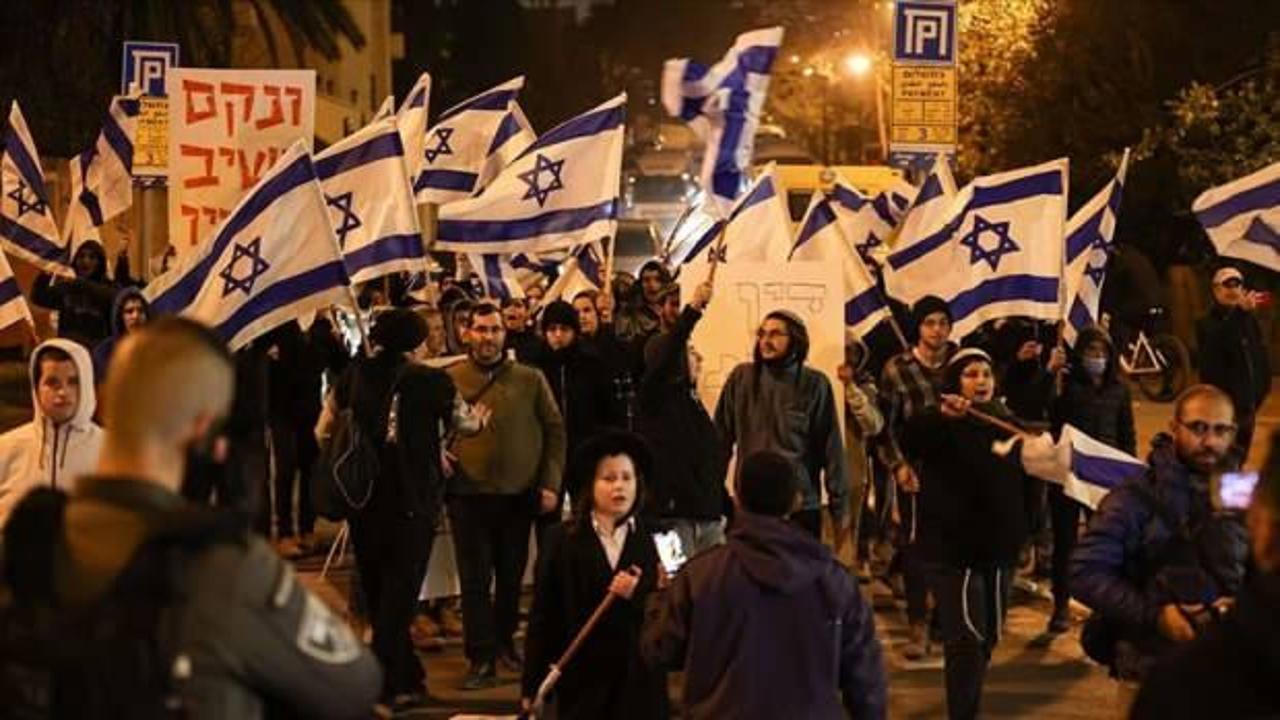 İşgal altındaki Doğu Kudüs'te yasa dışı Yahudi yerleşimcilerden kışkırtıcı yürüyüş