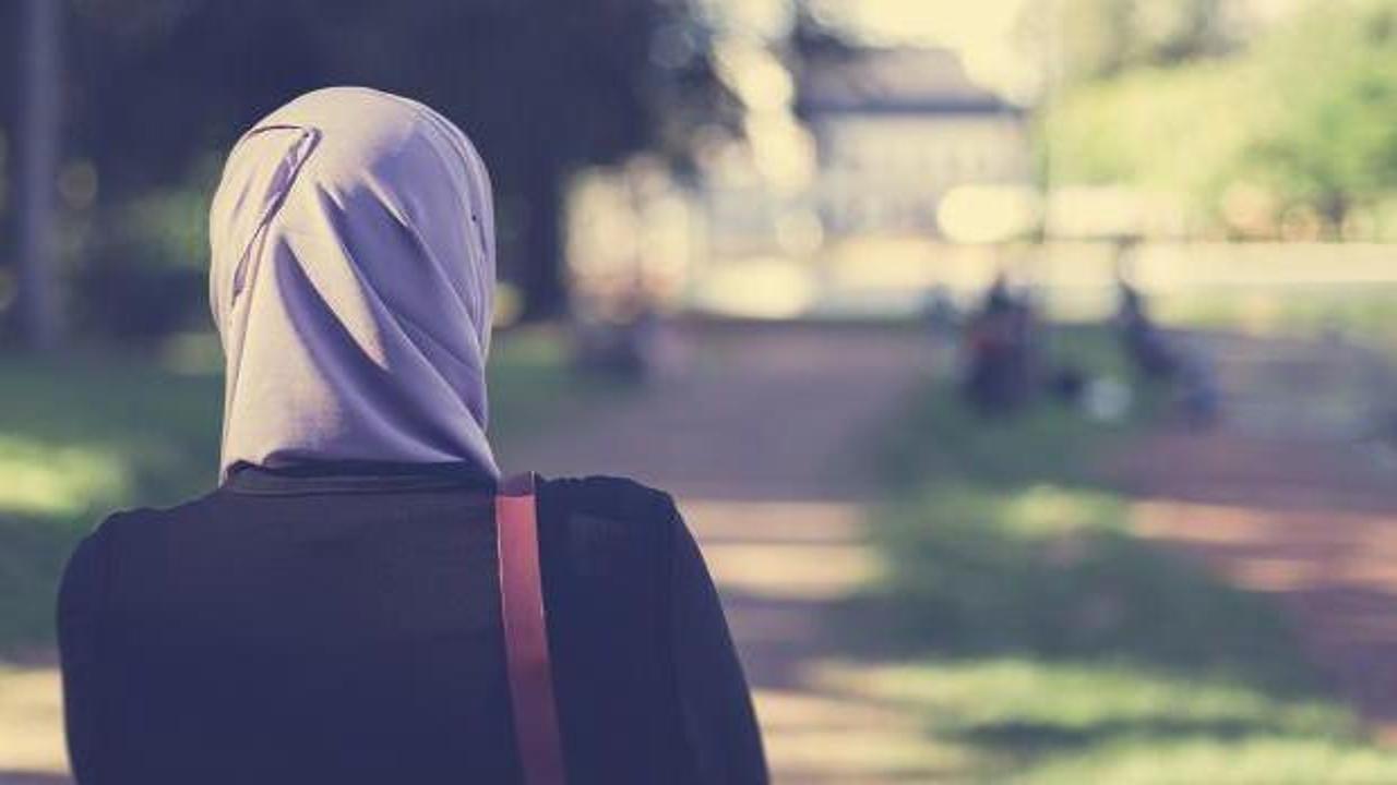Kanada'da Müslüman öğretmenin işine başörtüsü nedeniyle son verildi