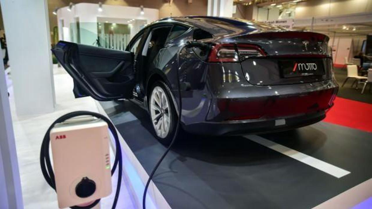 Kaza sonrası Tesla otomobiller devre dışı bırakıldı