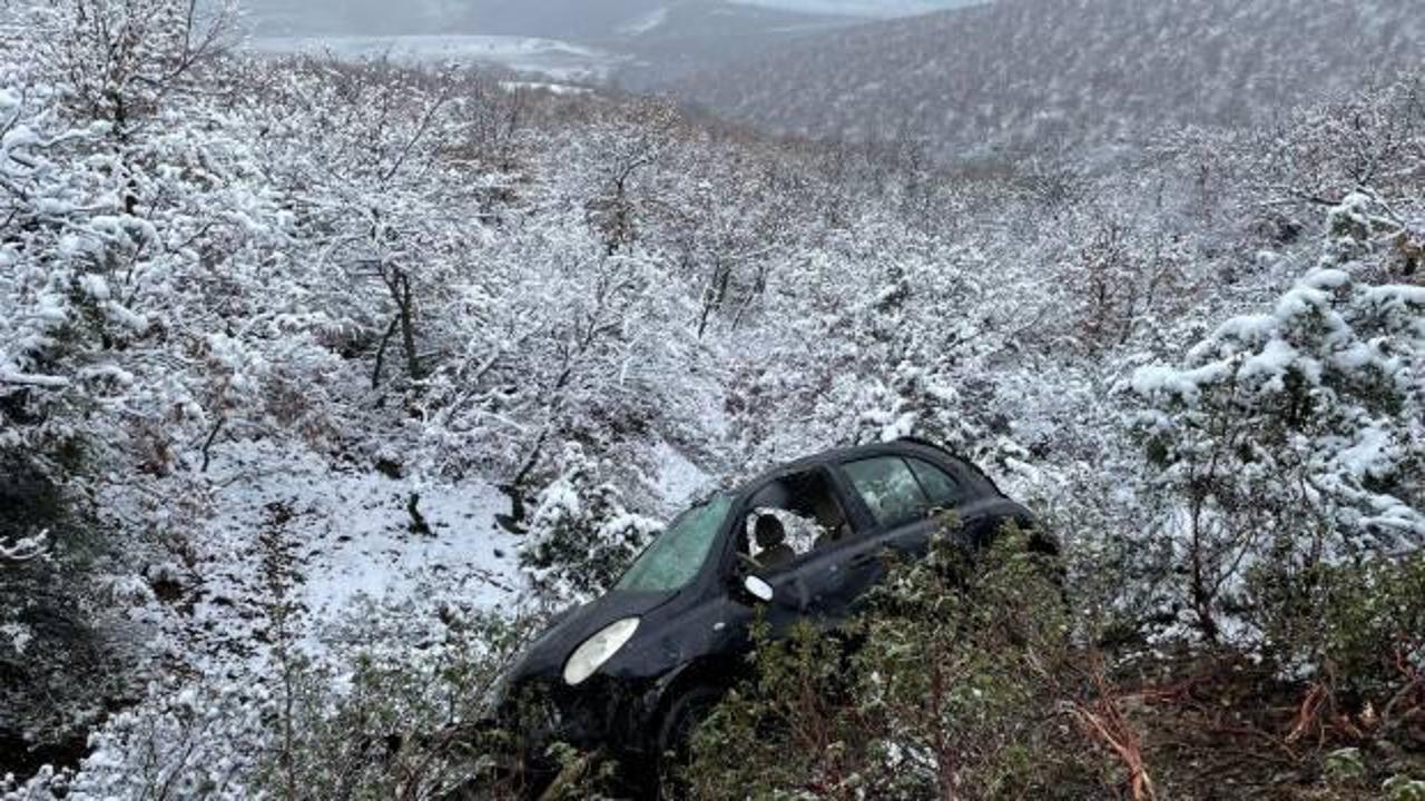 Afyonkarahisar&rsquo;da korkun&ccedil; kaza! Ara&ccedil; 30 metrelik u&ccedil;uruma d&uuml;şt&uuml;
