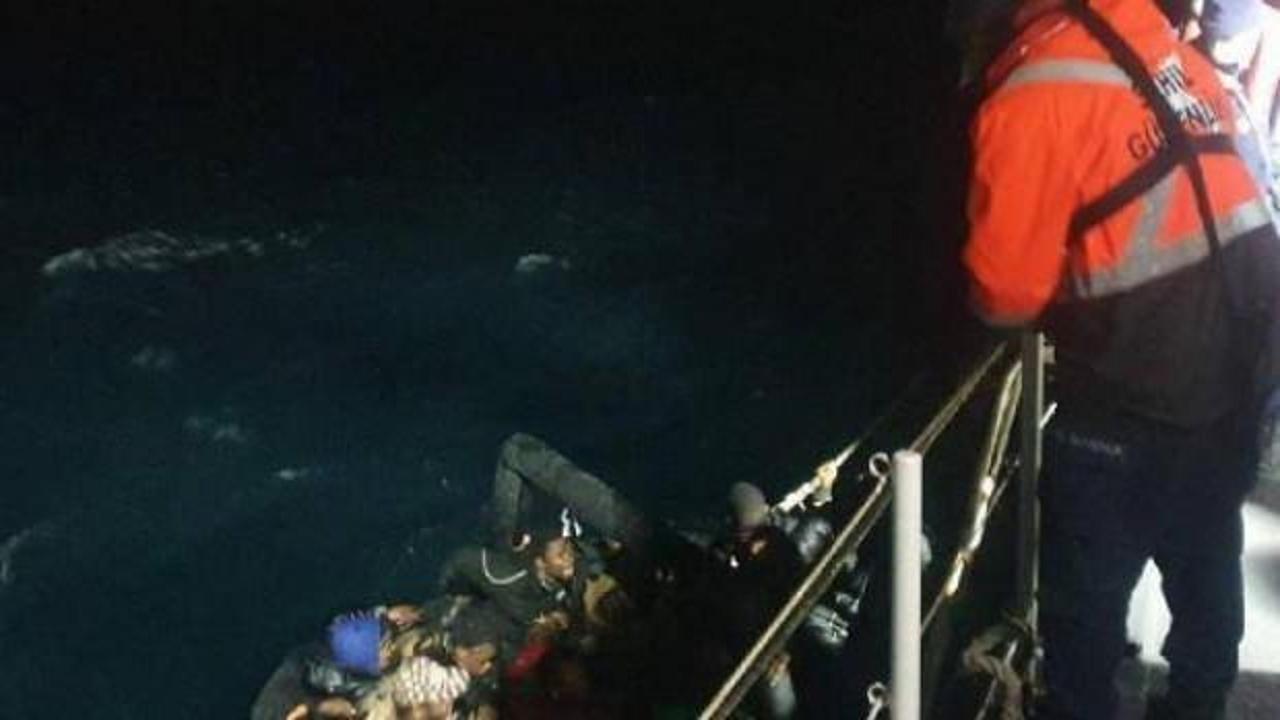 İzmir'de Yunanistan unsurlarının geri itilen 116 göçmen kurtarıldı