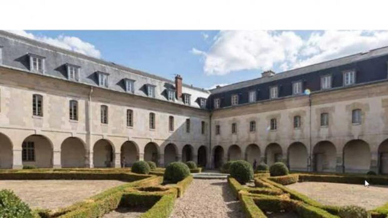 Fransa Versay Sarayı'nın bir bölümü BAE'ye satıyor!