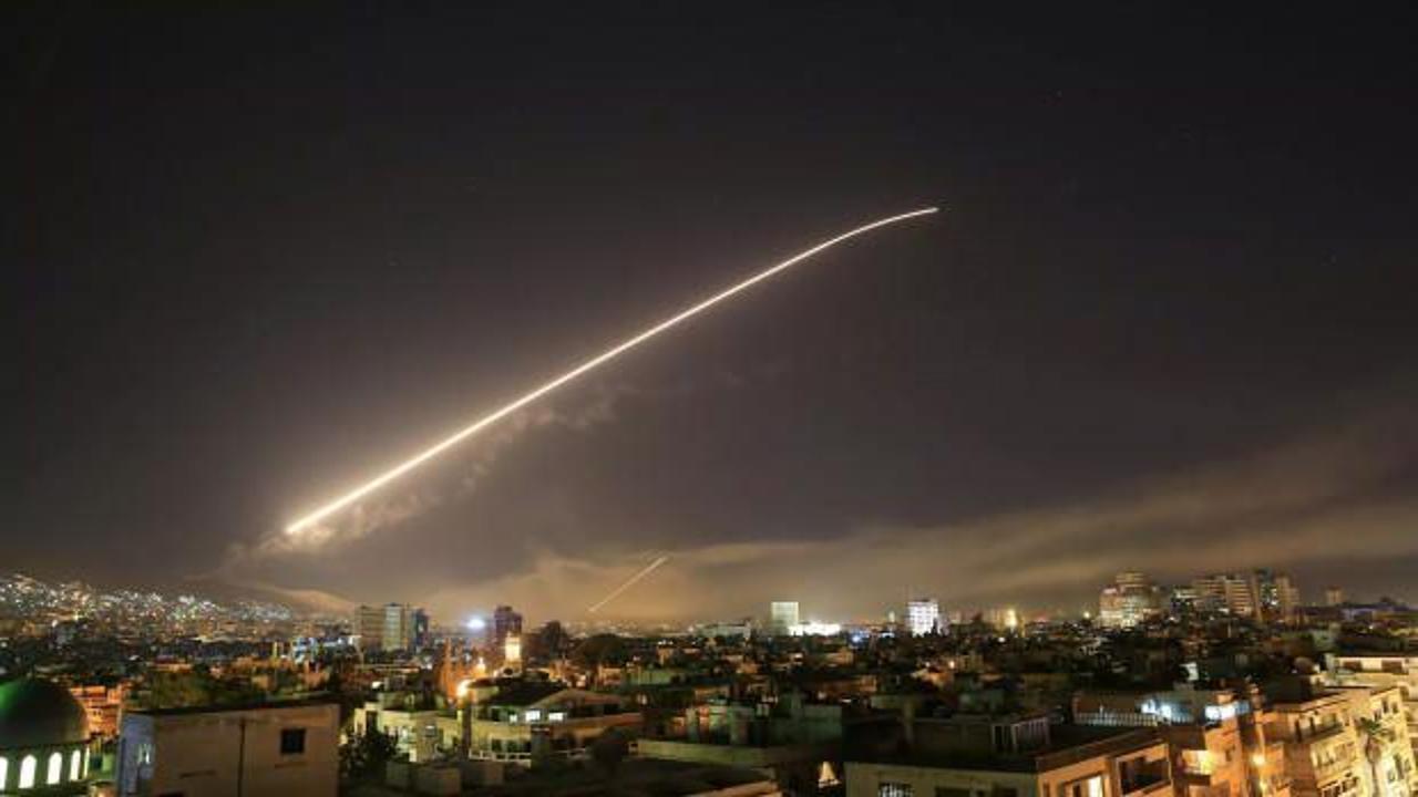 İsrail yeniden Suriye'yi vurdu: 1 asker öldü