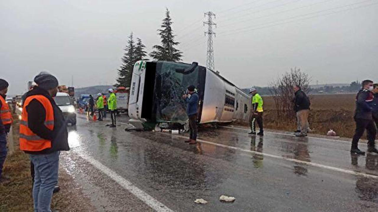 Son dakika: Amasya’da yolcu otobüsü devrildi! Ölü ve yaralılar var