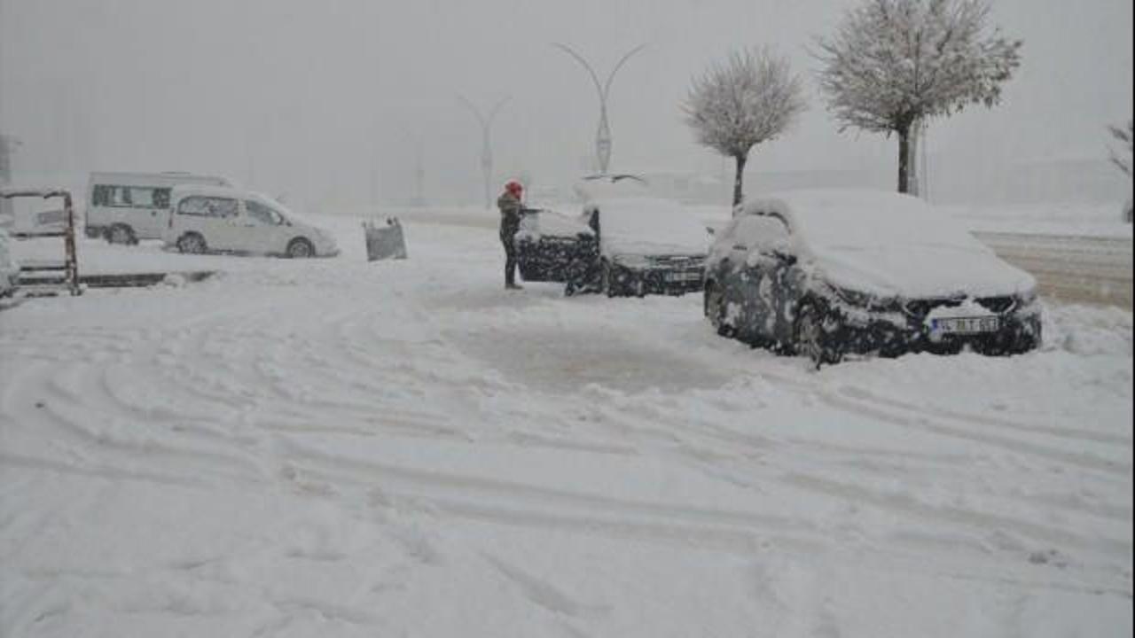 Van, Hakkari ve Bitlis'te 152 yerleşim yerinin yolları kapandı