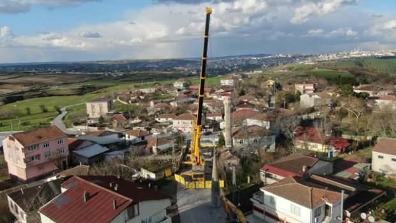 Arnavutköy'de lodostan zarar gören minarenin sökümüne başlandı