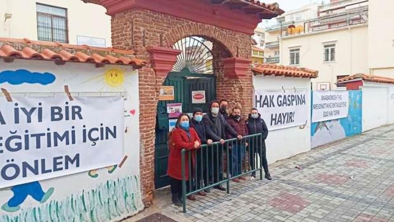 Atina Türk okullarının yarısını kapattı