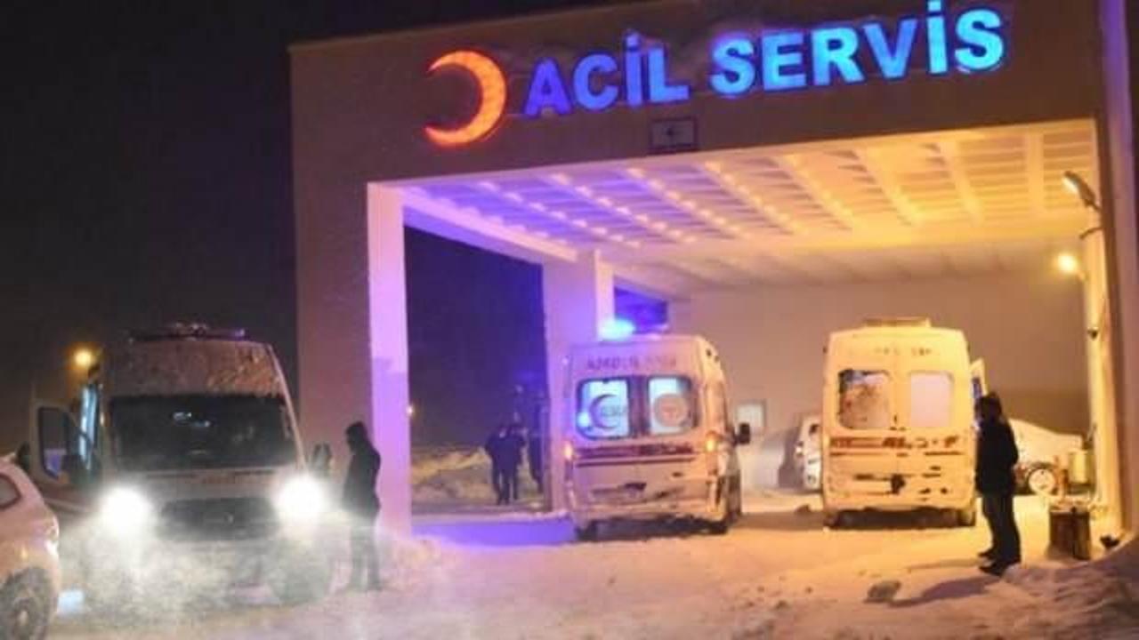 Bitlis'te 2 otobüs devrildi: 24 yaralı