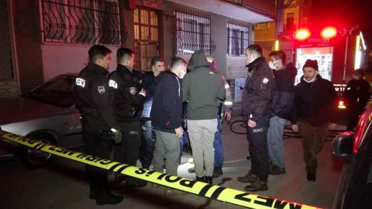 Eşini &ccedil;ocuklarının g&ouml;z&uuml; &ouml;n&uuml;nde katledip, evi ateşe verdi
