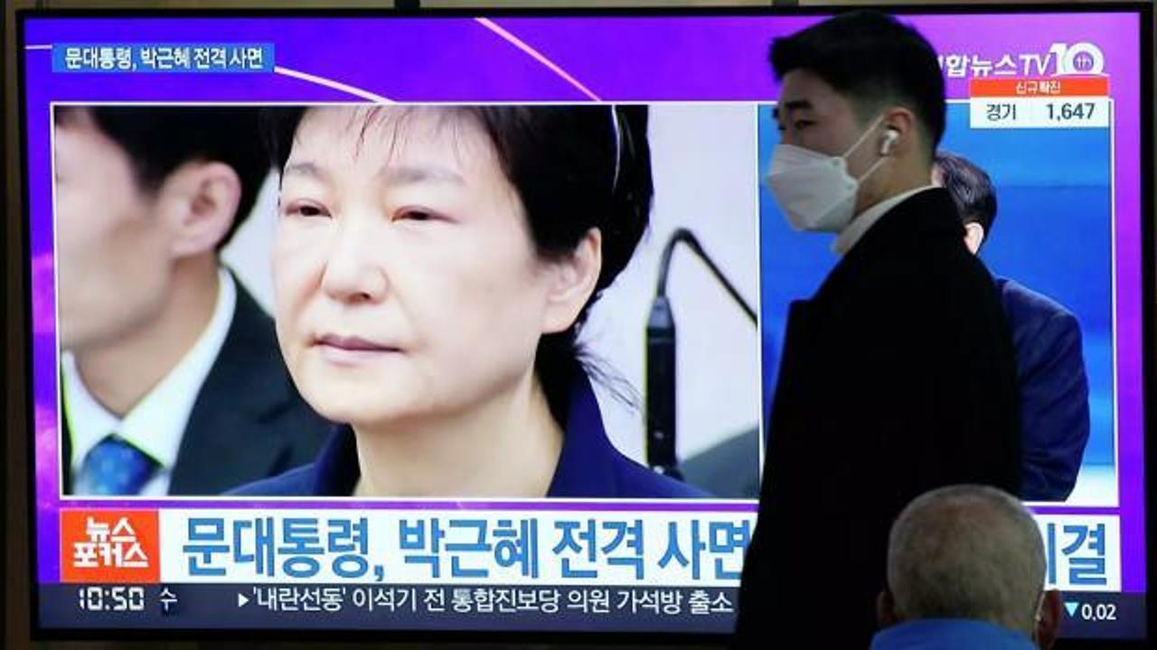 Güney Kore'nin ilk kadın lideri Park için af kararı