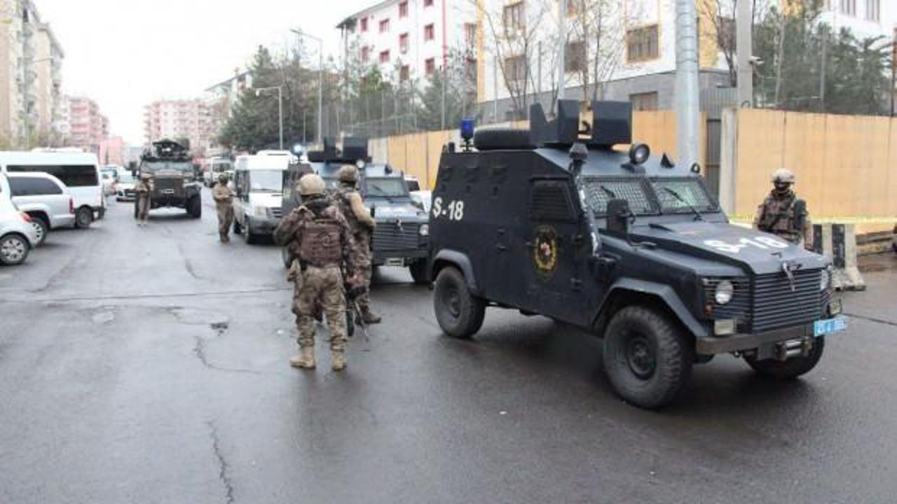 Diyarbakır'da polis merkezine pompalı tüfekle girerek 2 el ateş açan kişi tutuklandı