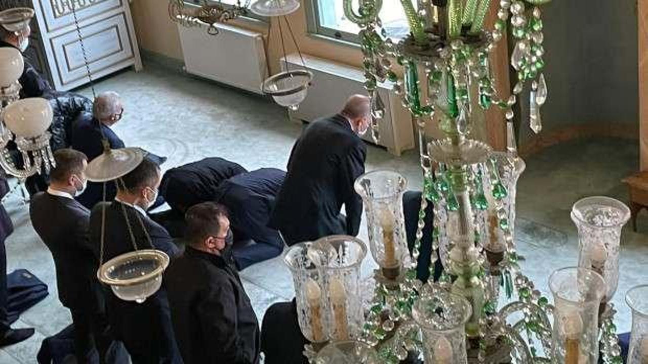 Erdoğan, cuma namazını Yahya Efendi Camii'nde kıldı