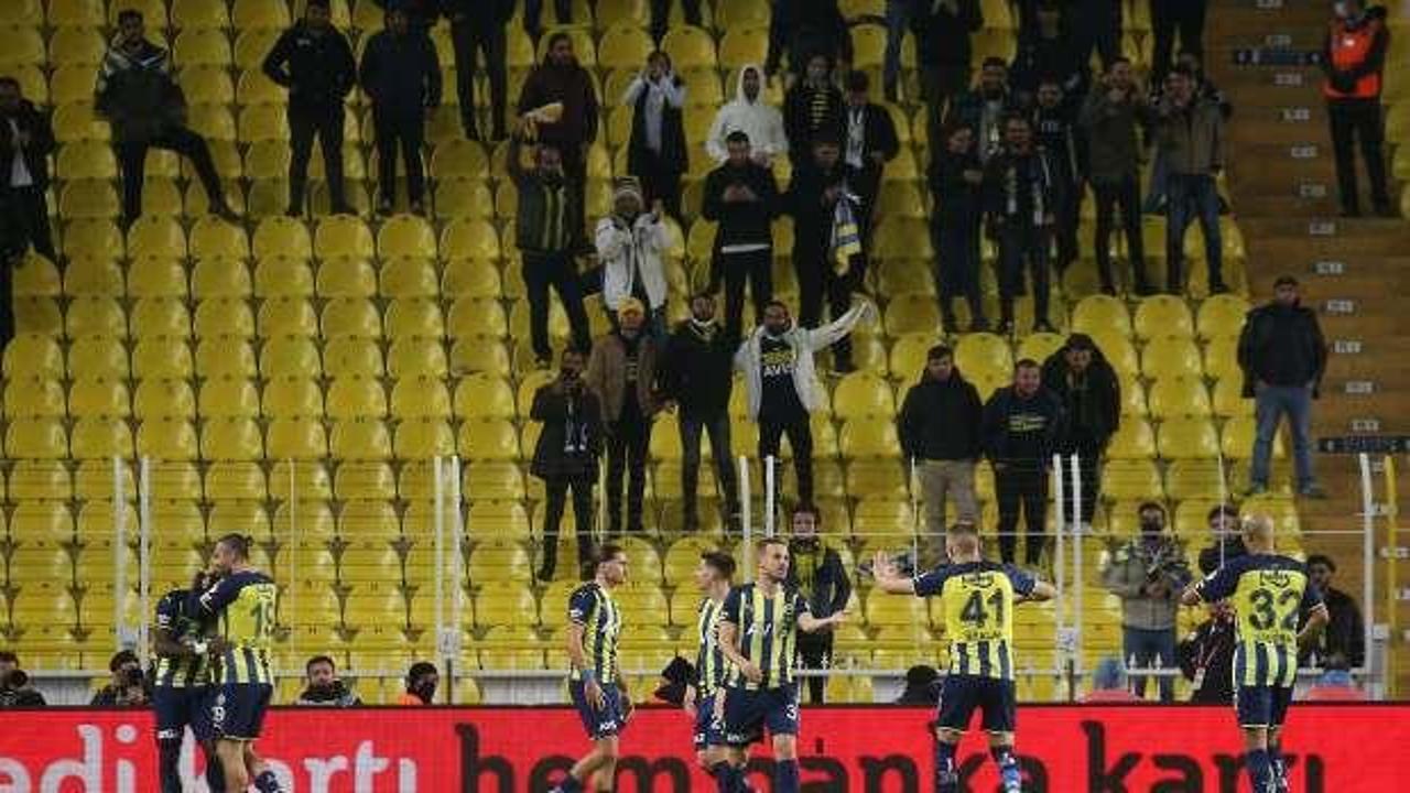 Fenerbah&ccedil;eli taraftarlardan takıma ve y&ouml;netime protesto
