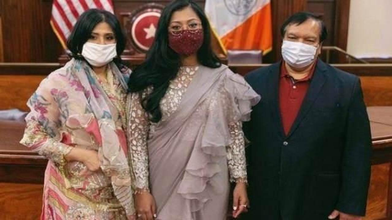 New York Meclis &uuml;yesi Hanif, g&ouml;revine Kur'an'a el basarak başladı