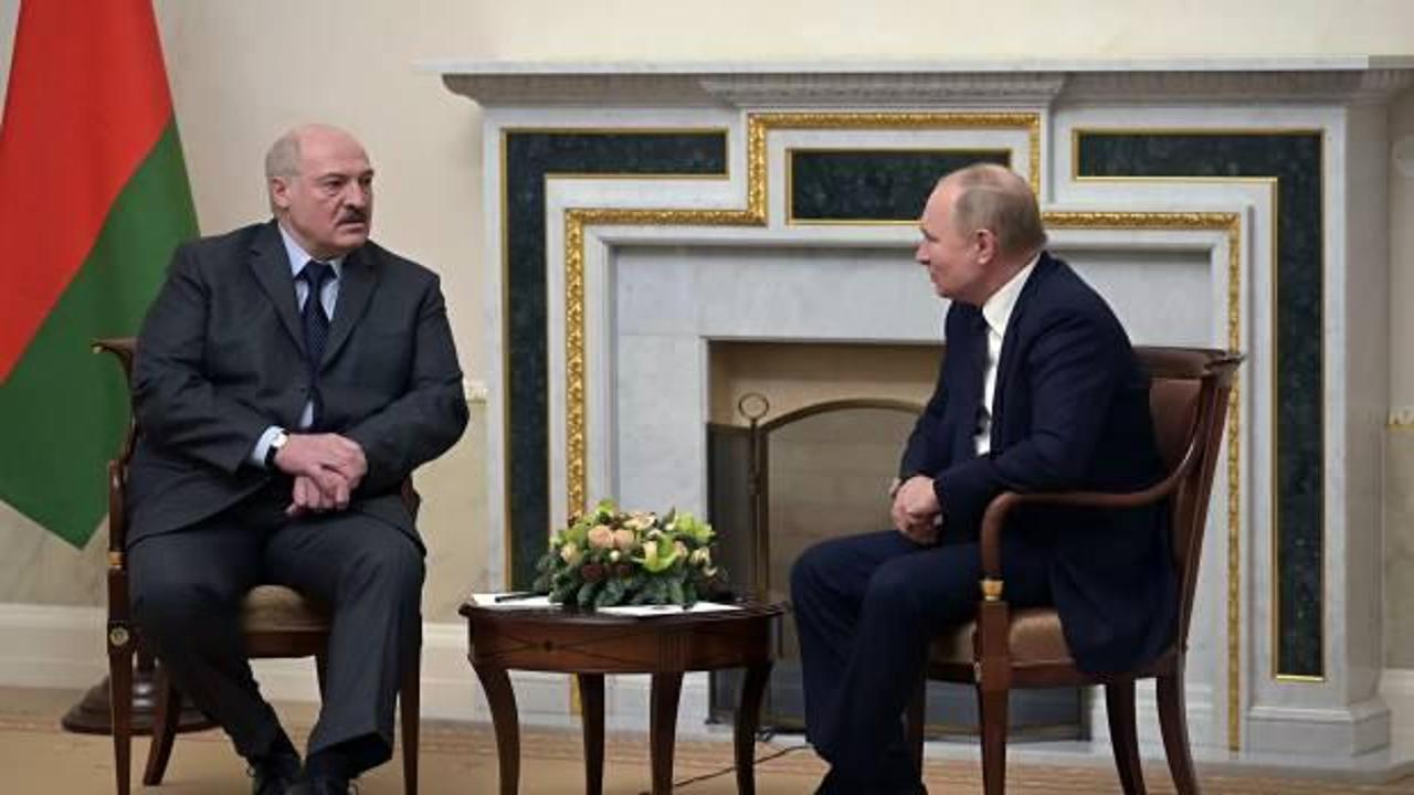 Putin ve Lukaşenko, St. Petersburg'da bir araya geldi