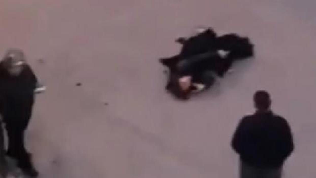 Boşanma davası a&ccedil;an eşine sokak ortasında kurşun yağdırdı