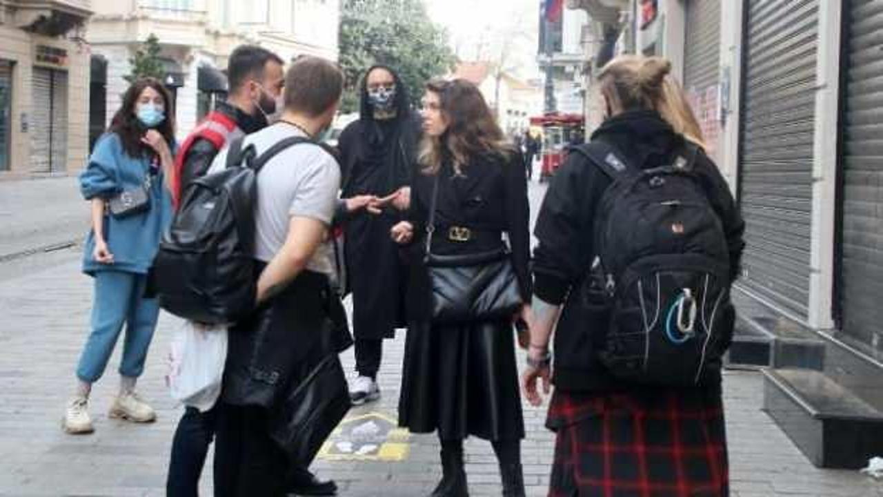 İstiklal Caddesi'nde sigara için turistlere ceza kesildi