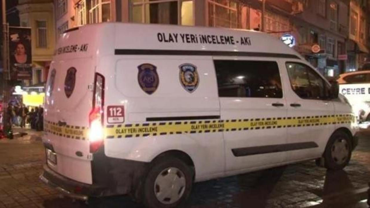 Kadıköy'de bir kadın eşini bıçaklayıp kızını rehin aldı