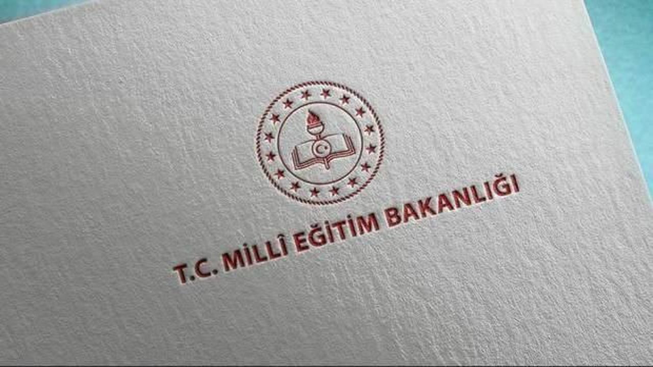 MEB: Atatürk posterine saldırı hakkında soruşturma başlatıldı