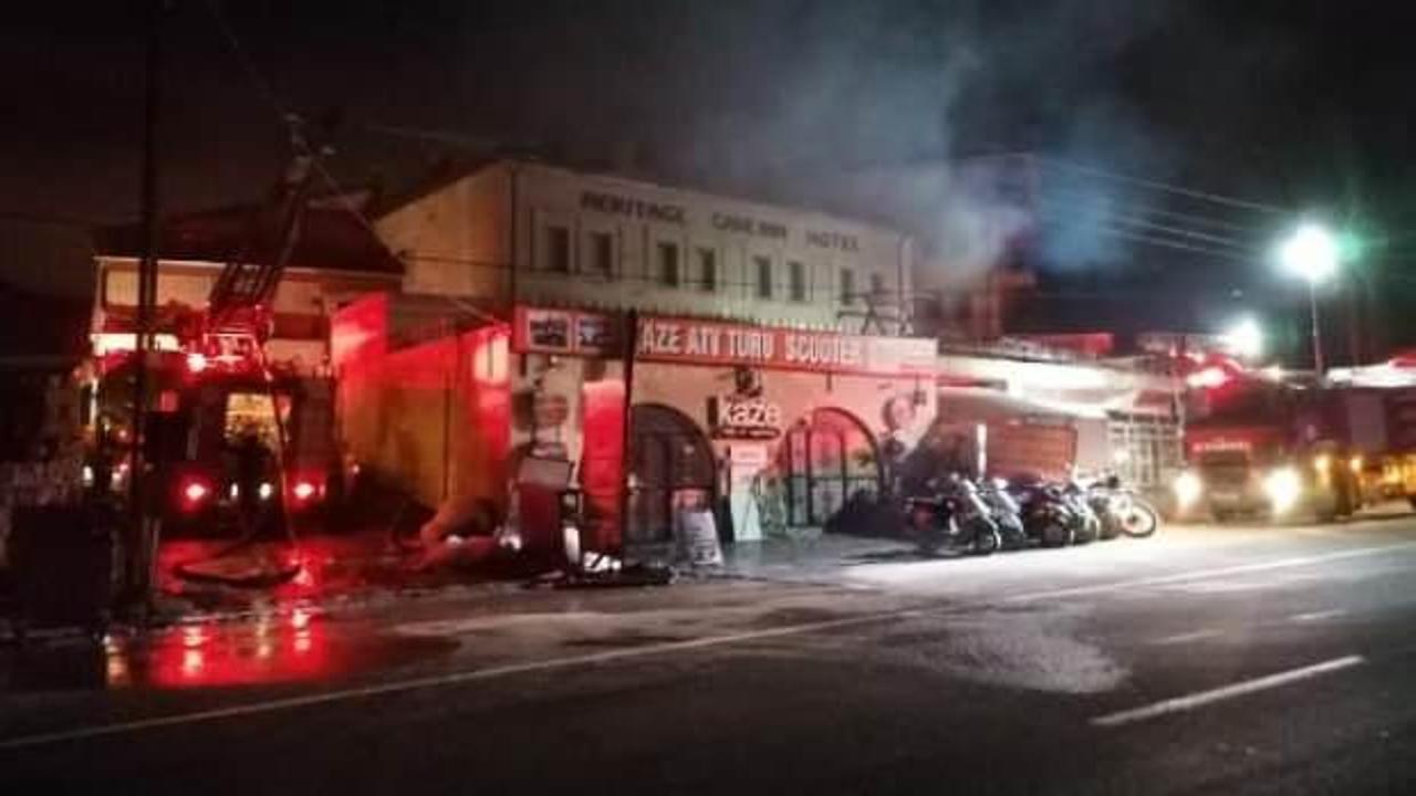 Nevşehir'de, otelin çatısında çıkan yangın korkuttu