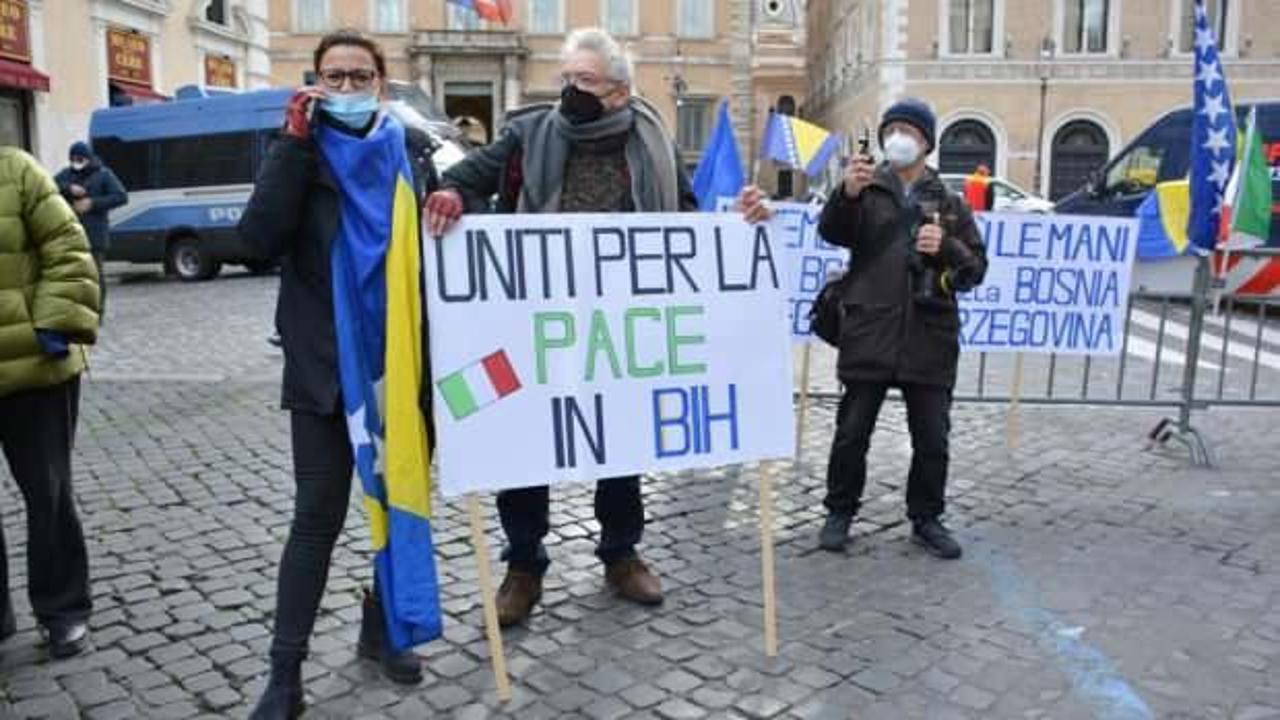 Avrupa'nın bir çok ülkesinde göstericilerden Bosna Hersek için çağrı