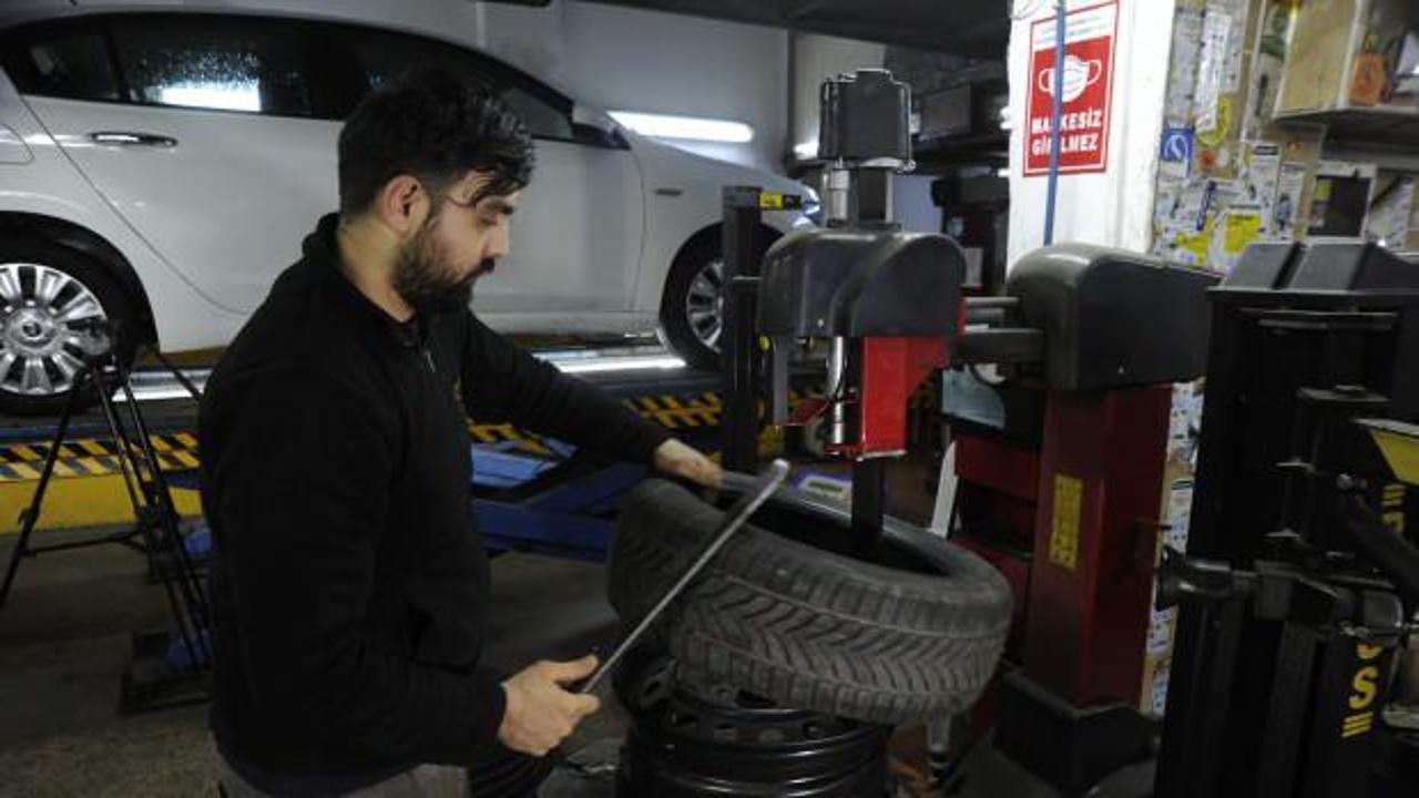 Kar kapıya dayandı, lastikçilerde yoğun mesai