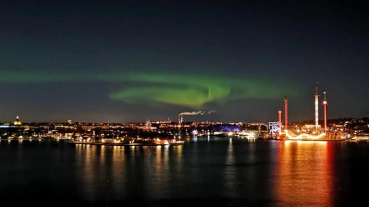 Kuzey Işıkları Stockholm'de gökyüzünü yeşile boyadı