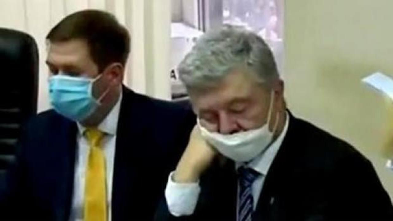 Poroşenko mahkemede uyuyakaldı