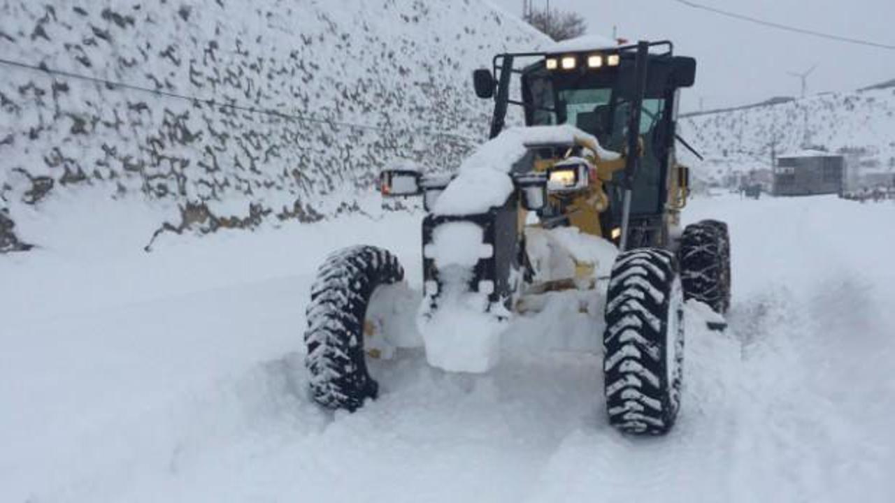 Adıyaman'da kar nedeniyle 141 köy yolu kapandı