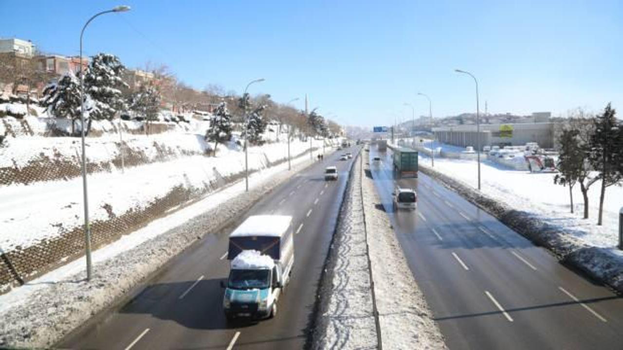 Gaziantep Büyükşehir Belediyesi karla mücadele için tam kadro sahada