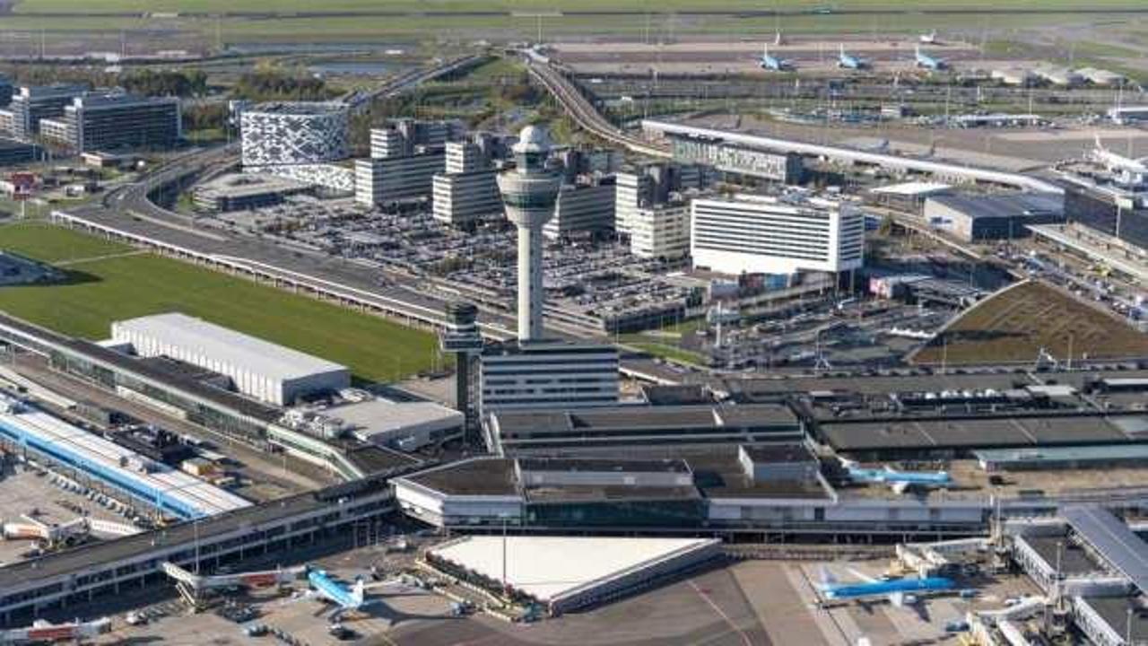 Güney Afrika-Hollanda seferini yapan uçağın iniş takımlarında kaçak yolcu bulundu