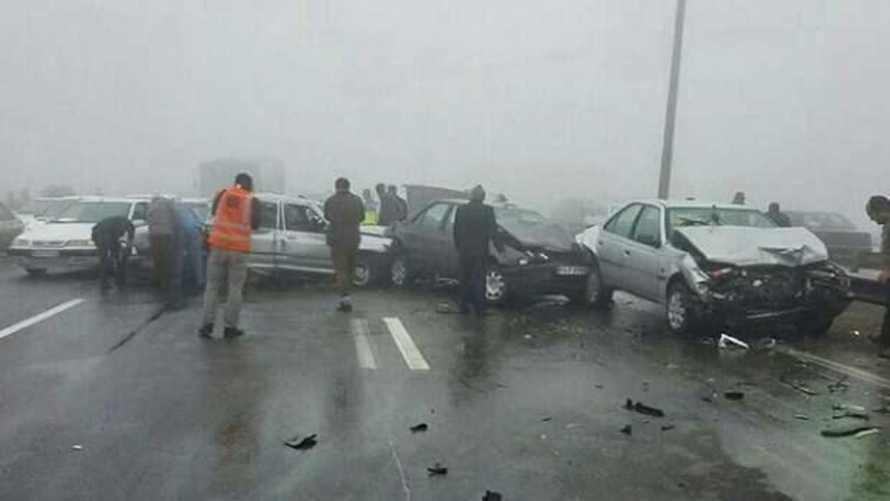 İran'da zincirleme kaza: 30 araç birbirine girdi