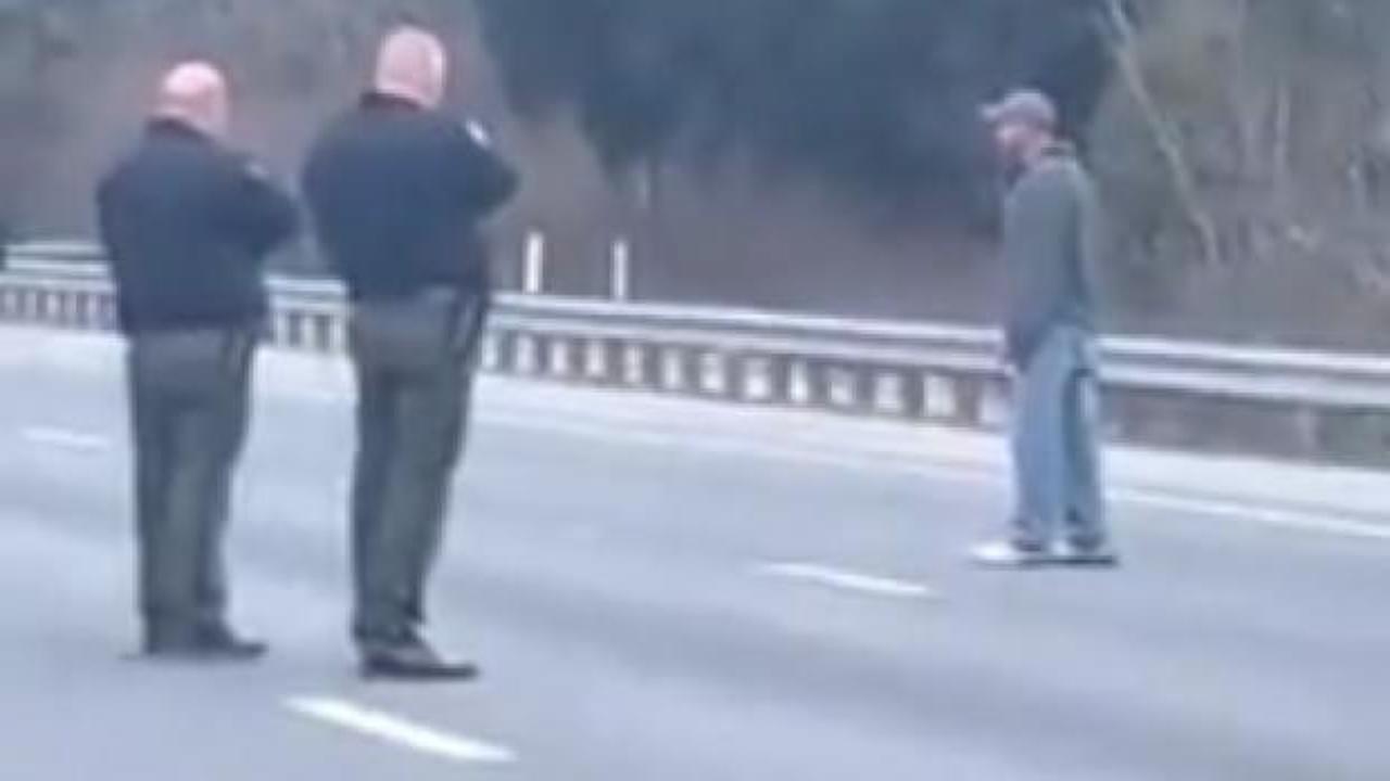 ABD polisi bir sivili yolun ortasında kurşuna dizdi