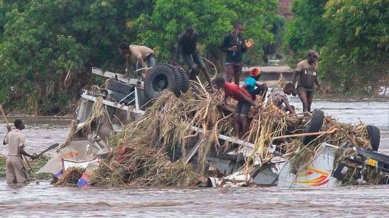 Afrika'yı vuran tropik fırtınada 75 kişi hayatını kaybetti