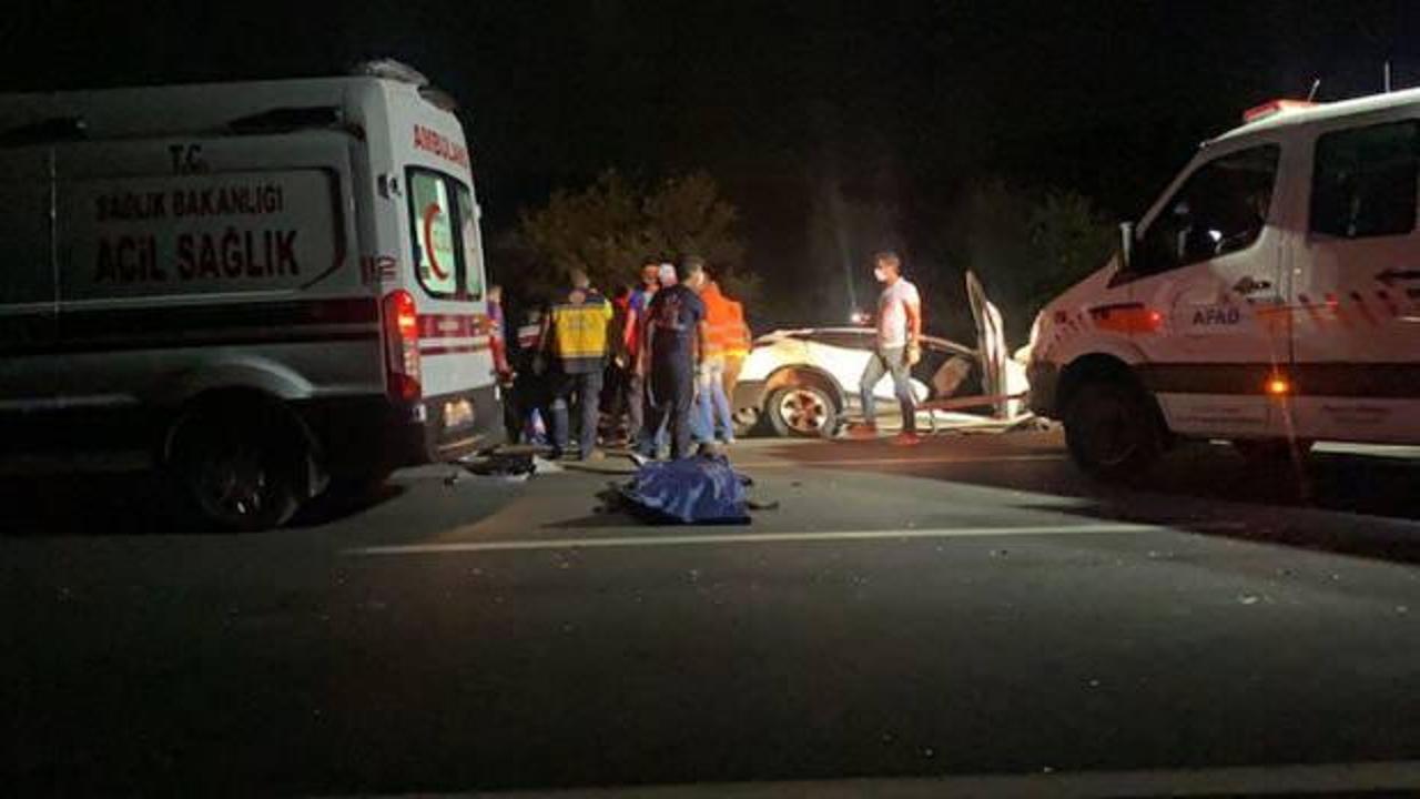 Afyonkarahisar'da &Ccedil;alışlar kavşağında kaza: 2 &ouml;l&uuml;, 3 yaralı