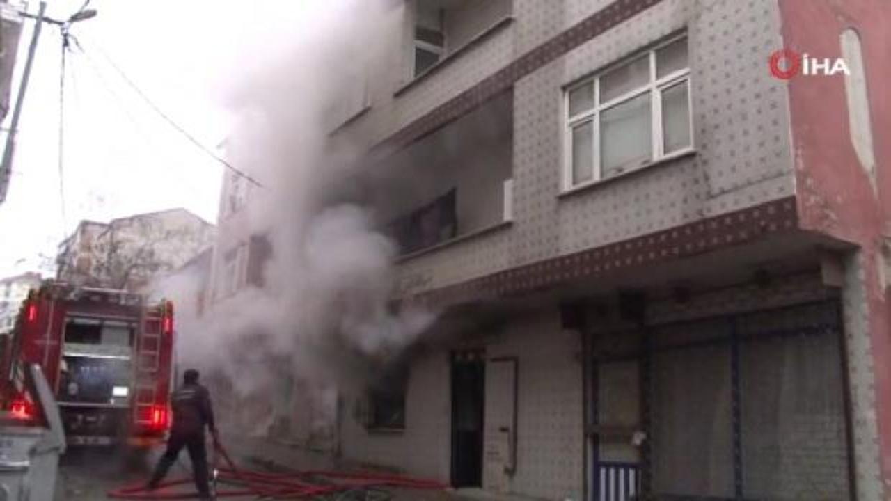 Bağcılar'da yangında apartmanda mahsur kalan 8 kişi kurtarıldı